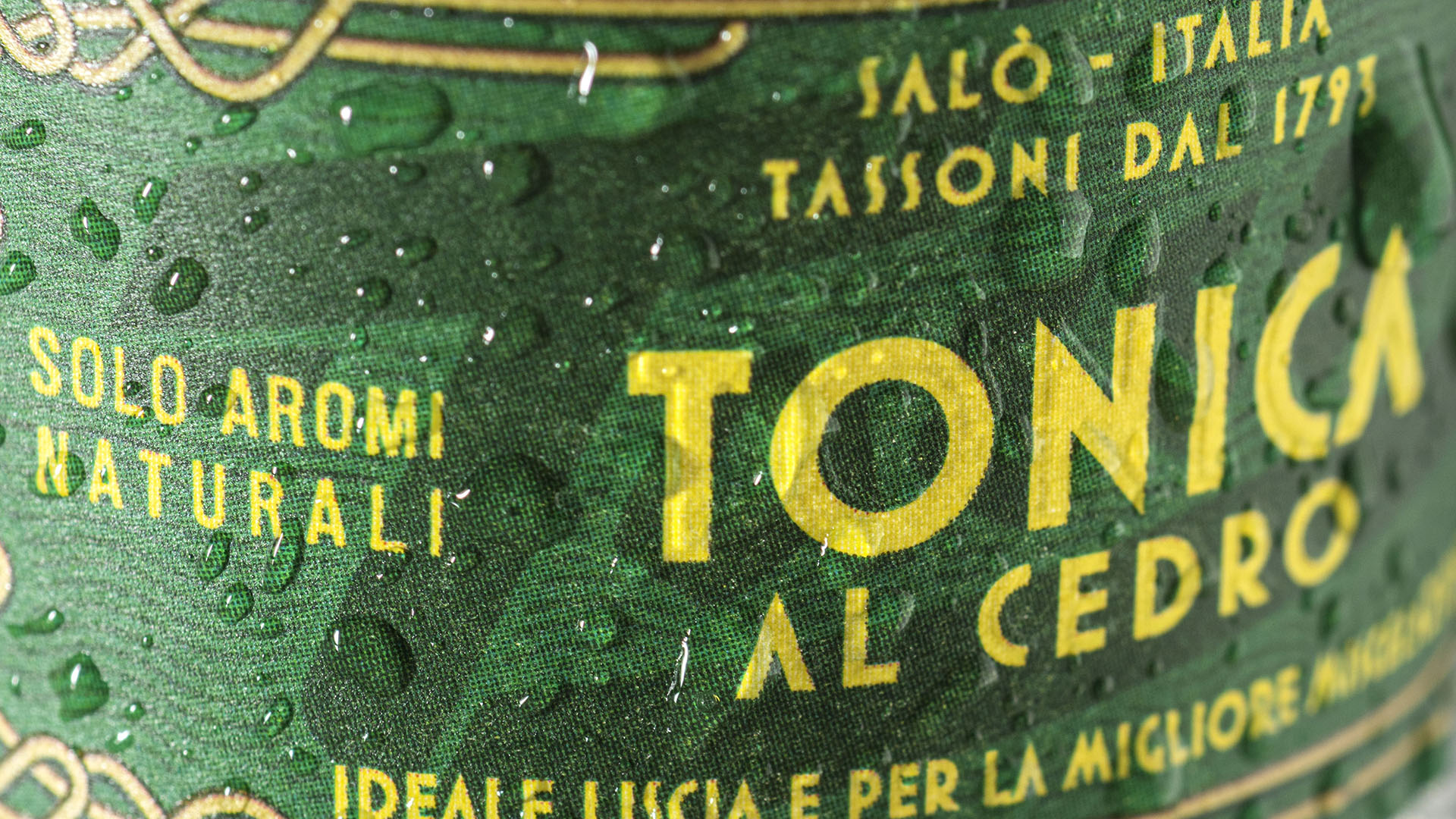 Tassoni_TonicaAlCedro-18cl_dettaglio-10